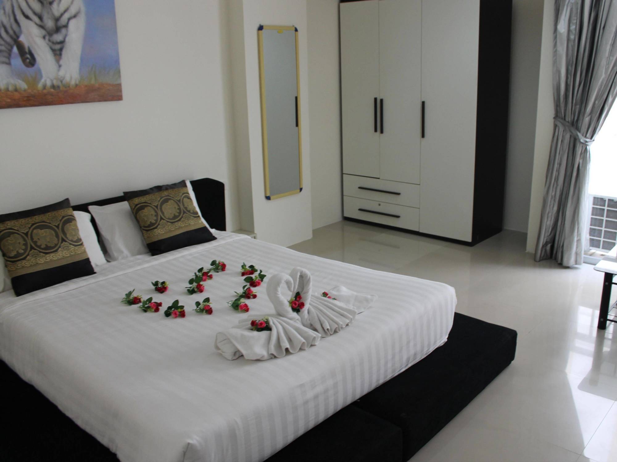 Lars-Lita Residence Patong Zewnętrze zdjęcie