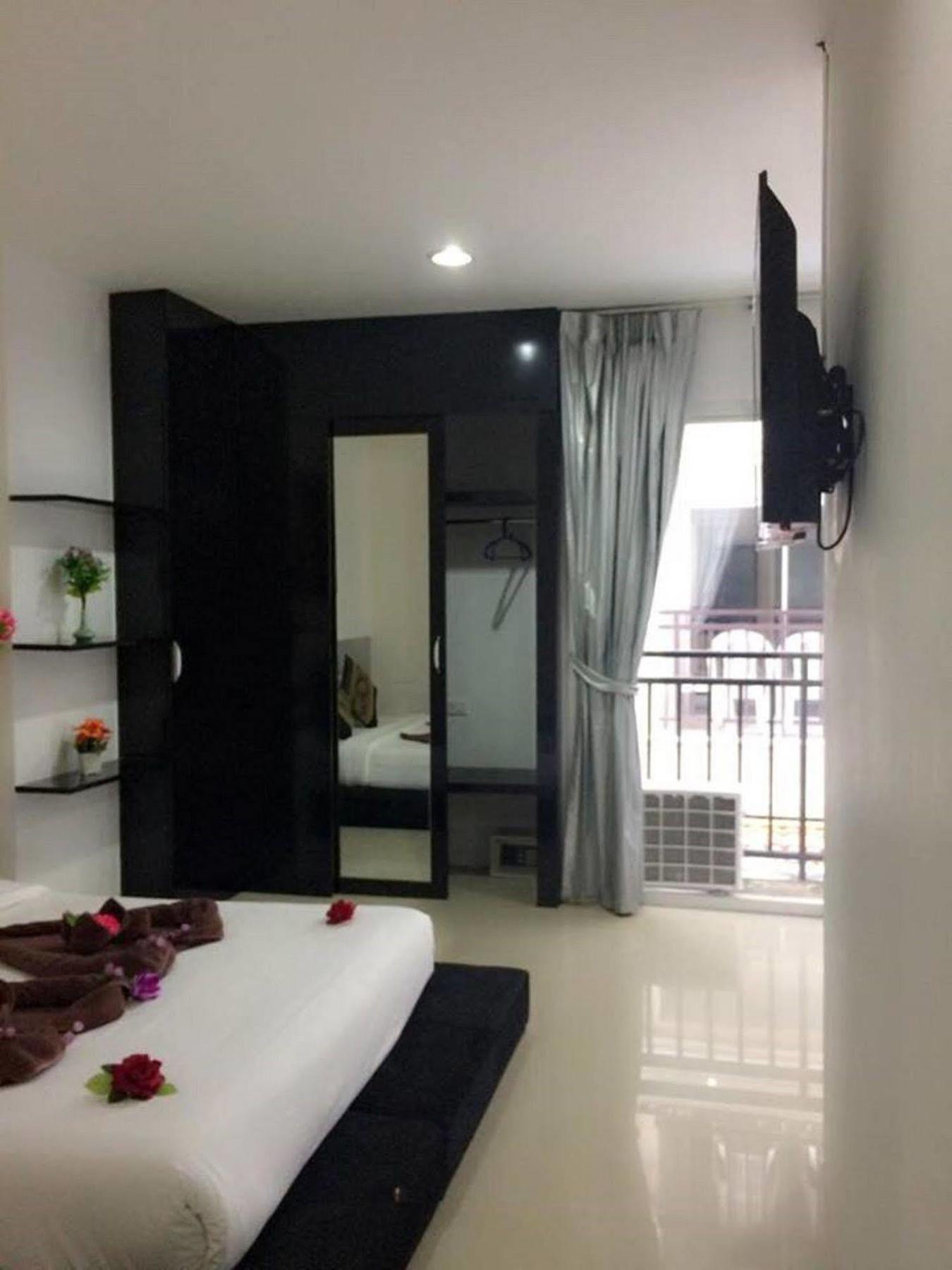 Lars-Lita Residence Patong Zewnętrze zdjęcie