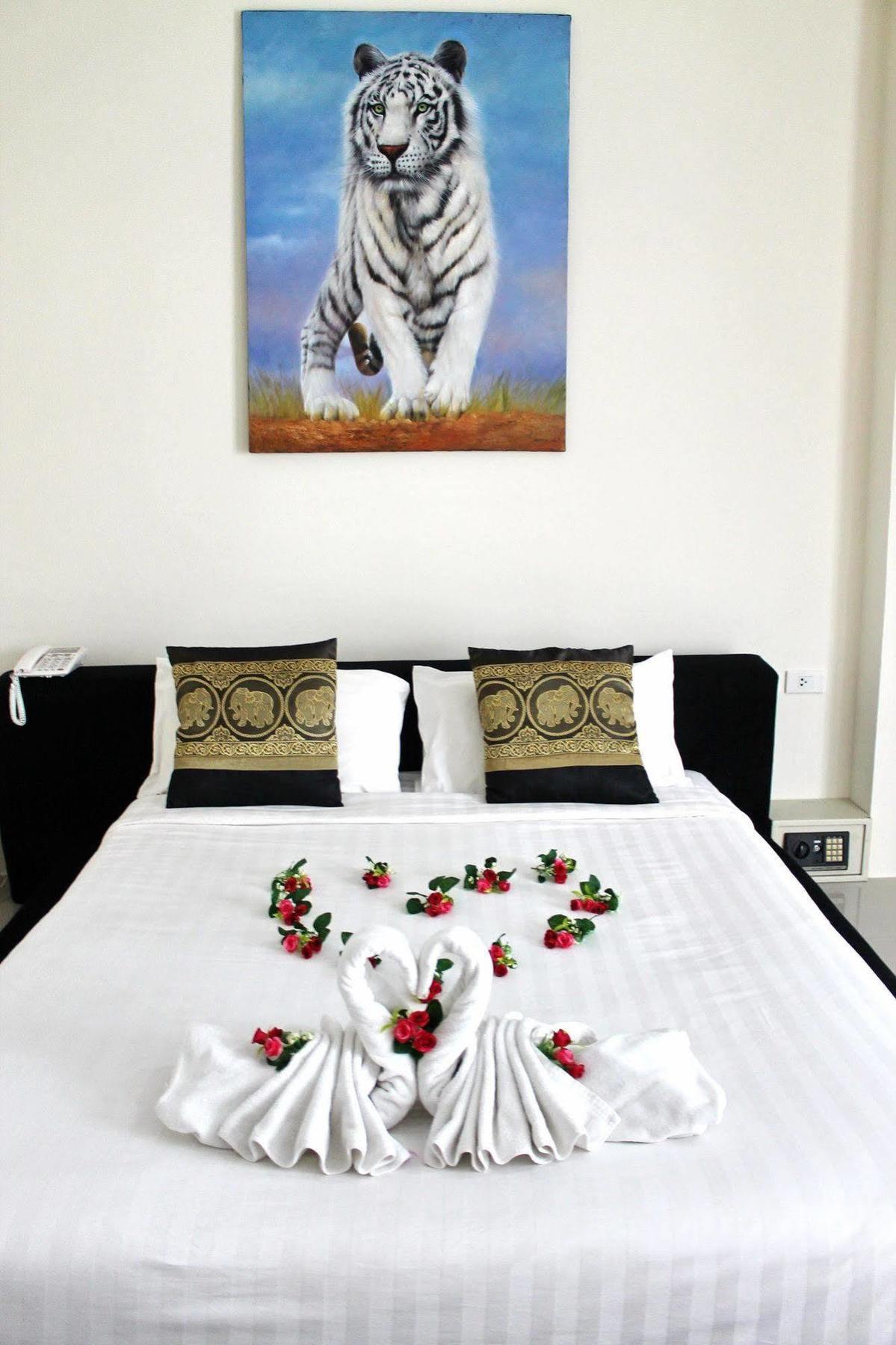 Lars-Lita Residence Patong Zewnętrze zdjęcie